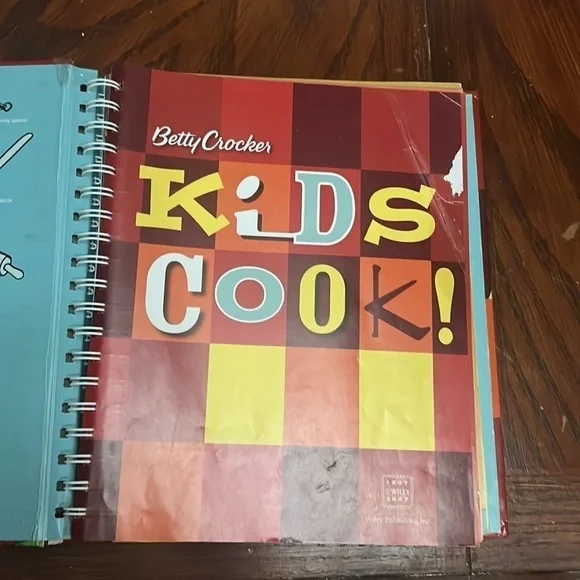 Betty Crocker Kids Cookbook - Picture 3 of 6